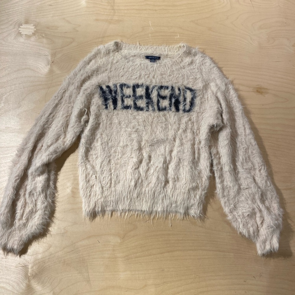 American Eagle Weekend Fluffy Cream Sweater Small (KC)